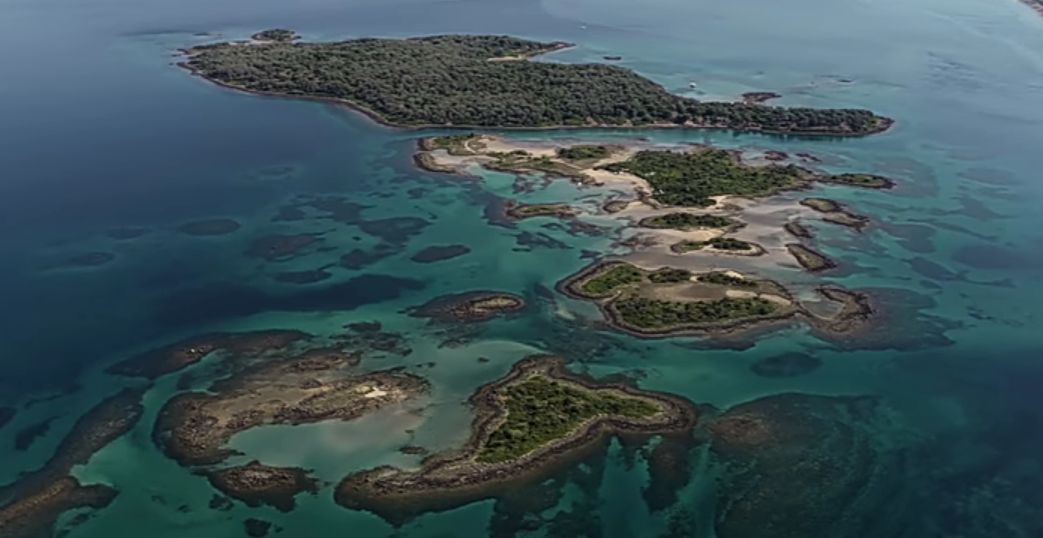 Στις Σεϋχέλλες της Ελλάδας: Μια μέρα στα Νησιά της Οργής και της Ομορφιάς. Του Άρη Νότη