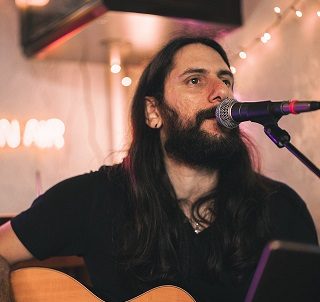 Ο Πειρατής σου: Ένα τραγούδι για την αγάπη και την απώλεια